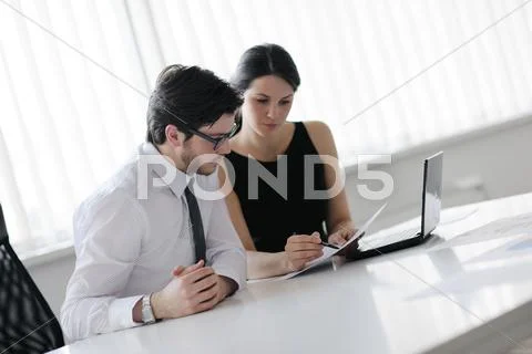 Business people in a meeting at office Stock-Fotos