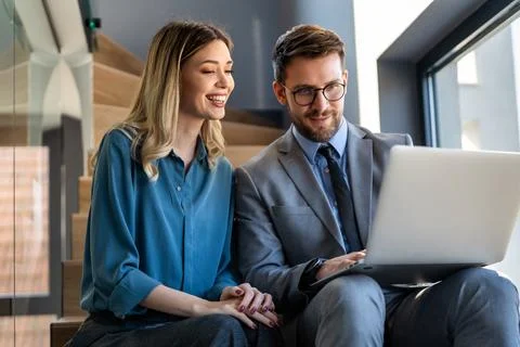 Business professionals explores artificial intelligence, machine learning, .. Stockfoto's