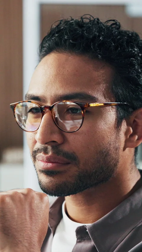 Business, reflection in glasses and thinking with man in office for web design Stock Footage 331559128
