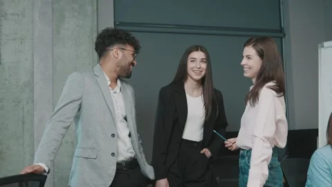 Business team collaborates in slow motion during a productive meeting Video stock 318524157