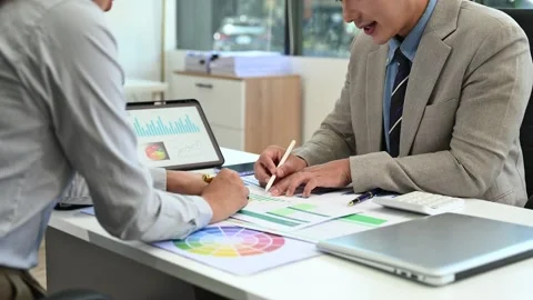 Business using a tablet and stylus for project planning. Perfect for digita.. Stock Footage 313461355