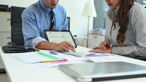 Business using a tablet and stylus for project planning. Perfect for digita.. Stock Footage 313461432