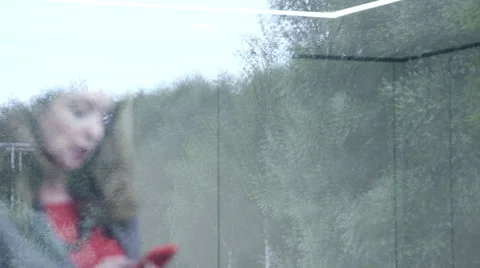 Business woman text messaging in office lobby Vídeo Stock 59385201