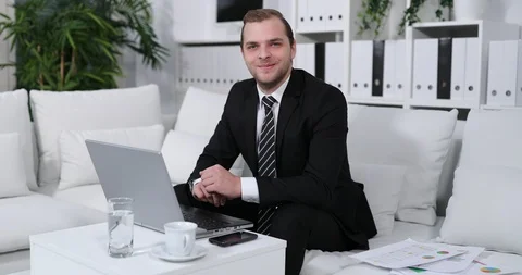 Business Worker Man Working on Computer Tablet and Posing Smile Camera in Office Video stock 87908777