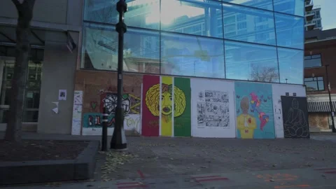 Businesses boarded up because of protests. Vídeos de archivo 157844095