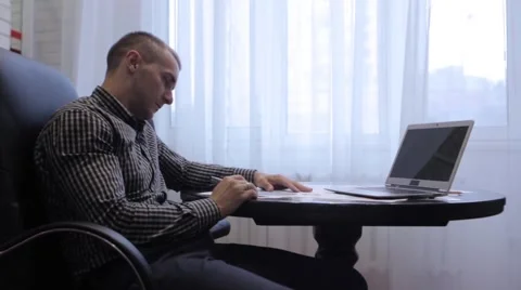 Businessman Analyzing Graphs Stock-Footage 68417951