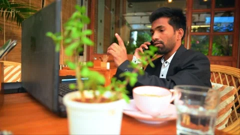 Businessman on Call typing same time Video stock 281334969