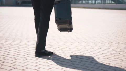 Businessman Carying Case 動画素材 91792010