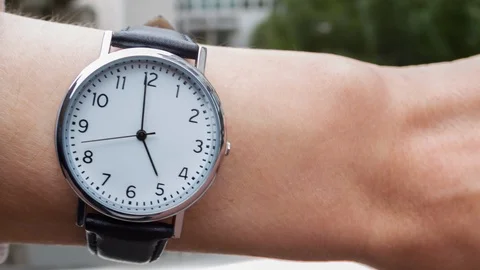 Businessman checking the time Video stock 104046689