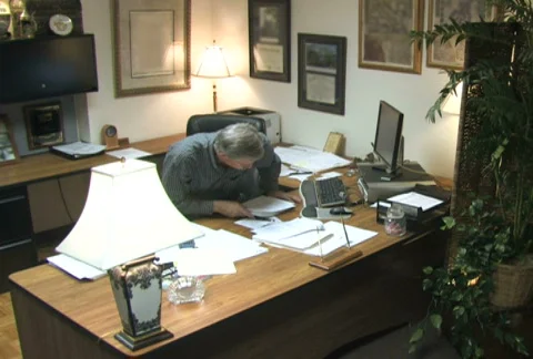 Businessman at Desk 4 Vidéo 282958