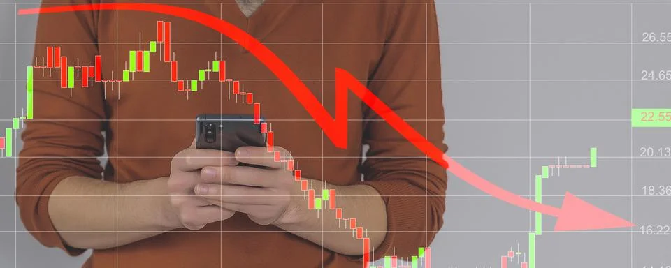 Businessman hand making a decrease chart. Concept of economic downturn. Global 스톡 사진