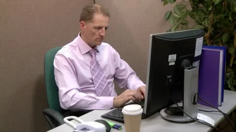Businessman having computer problem in the office Vídeos de archivo 12278677