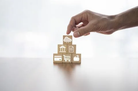 Businessman holding icon cloud computing network and icon connection data inf Foto stock