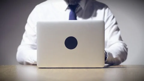 Businessman with laptop 스톡 동영상 80559316