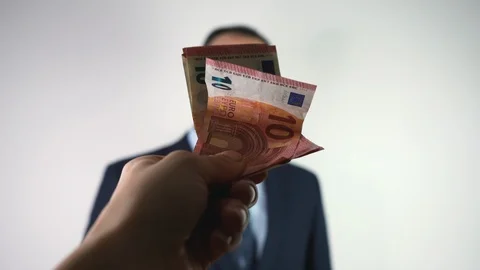 Businessman not accepting bribe. Refusing being bribed with money. Video stock 125194833