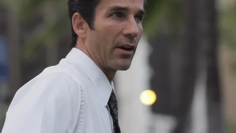 Businessman talking. 库存影片 88371266