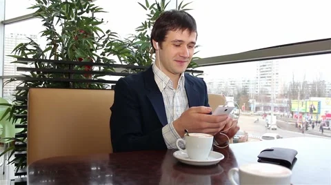 Businessman talking on tablet Stock-Footage 61266541