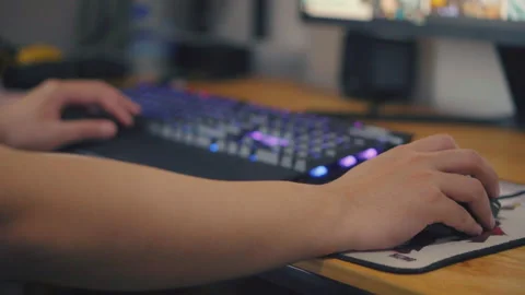Businessman typing on a computer keyboard searching for information online. Stock Footage 195285079