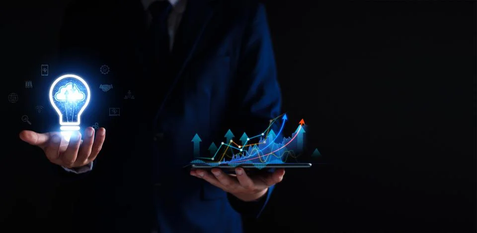 Businessman using cloud technology connect business data. Cloud computing. .. Foto stock