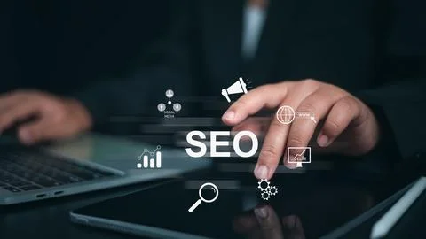 Businessman using a computer for analysis, SEO search engine optimization m.. Foto stock
