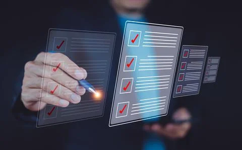 Businessman using computer for DMS documents management and ERP software fo.. Foto stock