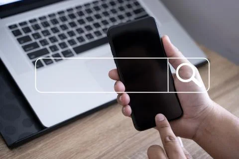 Businessman using Searching Browsing Internet internet of things (IoT) Foto stock