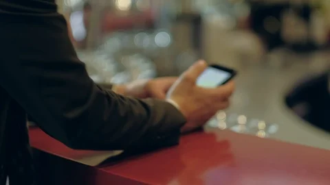 Businessman using smartphone Video stock 95423034