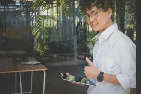 Businessman using tablet computer at workplace. startup man working with touc Foto stock