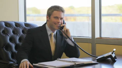 Businessman at work. Видео 1024301