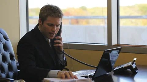 Businessman at work. Видео 5195205