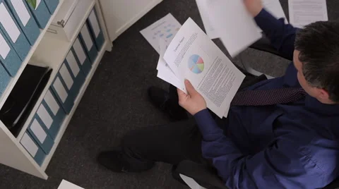 Businessman Working with the Documents and Crumpling Paper 库存影片 49072490