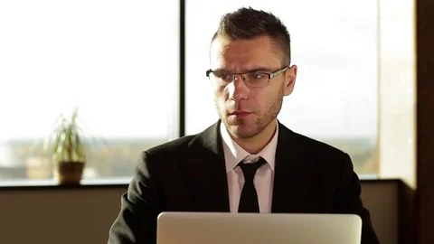 Businessman working with documents in the office 库存影片 70838921