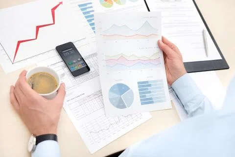 Businessman working with documents 库存照片