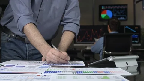 Businessman working Stockbeeldmateriaal 200162988