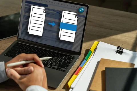 Businessman working with laptop computer document online in doc documents s.. Stock-Fotos