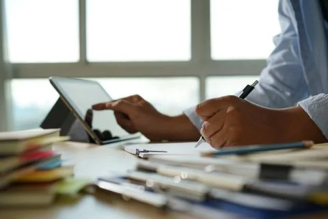 Businessman working reading documents graph financial to job succes Analyze d Stock-Fotos