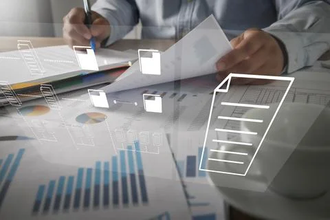 Businessman working reading documents graph financial to job succes Analyze d Foto stock