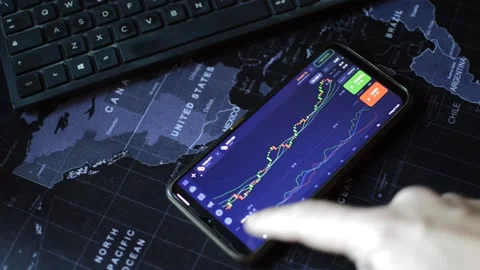 Businessman's hand analyzing trading chart diagram on the office's desk 스톡 동영상 192280832