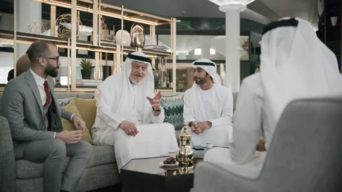 Businessmen drinking gawa 스톡 동영상 105804254