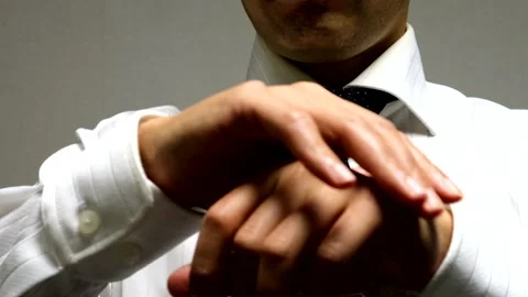 Businessmen using sign language 動画素材 335391837