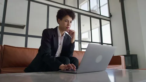 Businesswoman Solving Complex Laptop Problem 스톡 동영상 344853174