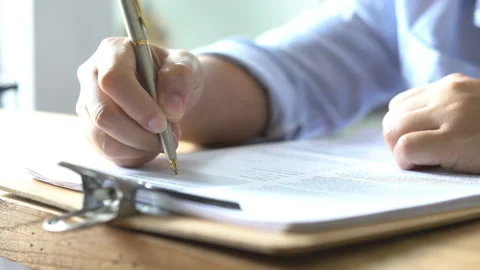 Businesswoman working in the office Stock Footage 147707341