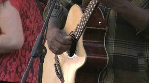 BUSKER Stock-Footage 11289515