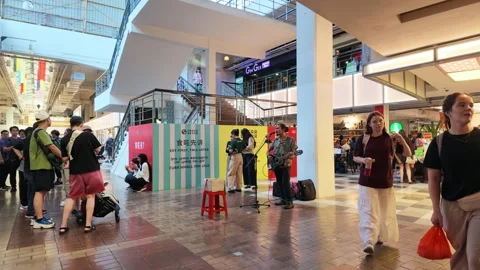 Busker Performing at Central Market in Kuala Lumpur Vídeo Stock 346737597