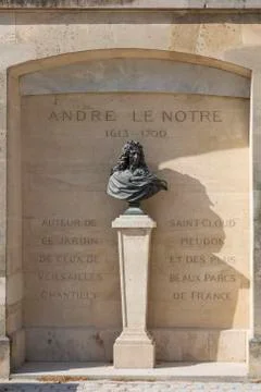 Bust to the landscape architect Andr Le Notre at the Tuileries Garden in Paris Foto stock
