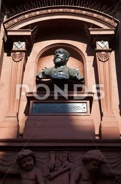 Bust of Sir Augustus Harris at the Theatre Royal Drury Lane Stock Photos
