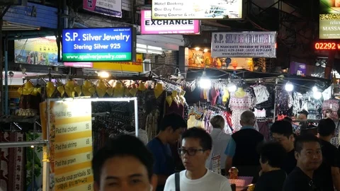Bustling in Famous Khao Sarn Road of Bangkok 库存影片 118797341
