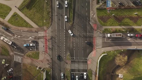 A bustling intersection with a flow of cars Video stock 296378817