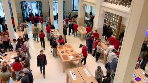Busy Apple Store Opéra Paris Before Christmas Celebration - Pan Left Stock Footage 221486180