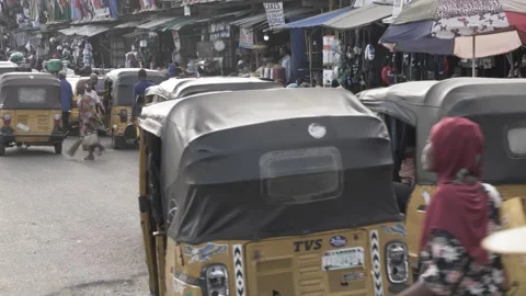 Busy area, Rush hour and Africa survival in nigeria Vidéo 247979723